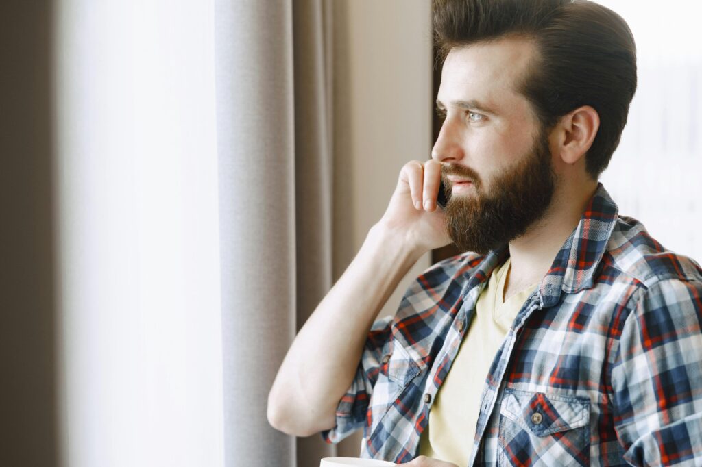 Ringless Voicemail vs. Cold Calling: A Cost-Per-Lead Comparison